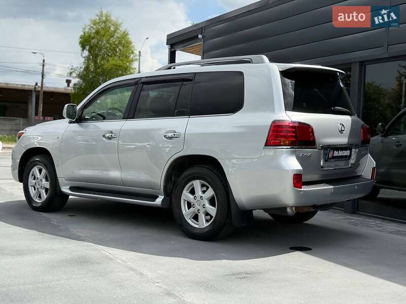 Позашляховик / Кросовер Lexus LX 2010 в Рівному