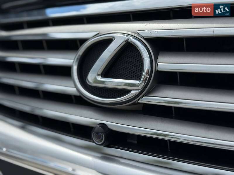 Позашляховик / Кросовер Lexus LX 2010 в Рівному