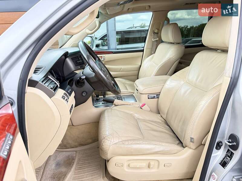 Позашляховик / Кросовер Lexus LX 2010 в Рівному