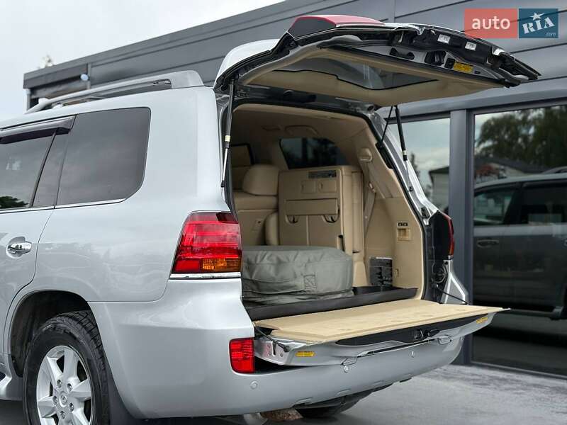 Позашляховик / Кросовер Lexus LX 2010 в Рівному
