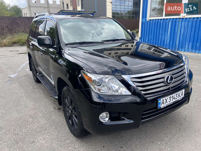 Внедорожник / Кроссовер Lexus LX 2010 в 