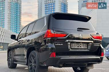 Внедорожник / Кроссовер Lexus LX 2017 в 