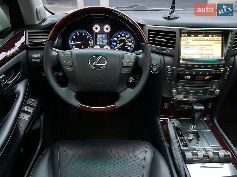 Внедорожник / Кроссовер Lexus LX 2011 в Одессе