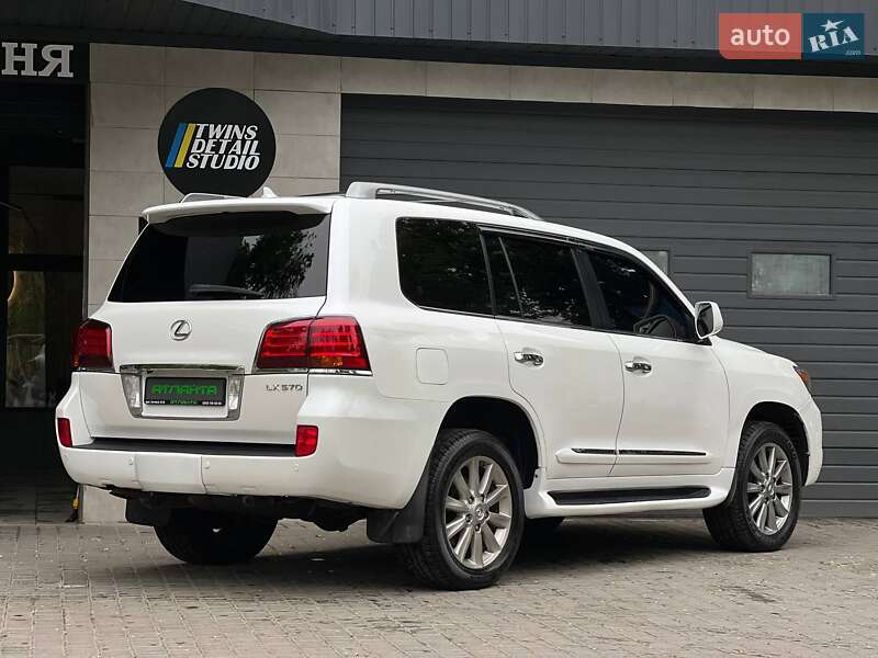 Внедорожник / Кроссовер Lexus LX 2011 в Одессе