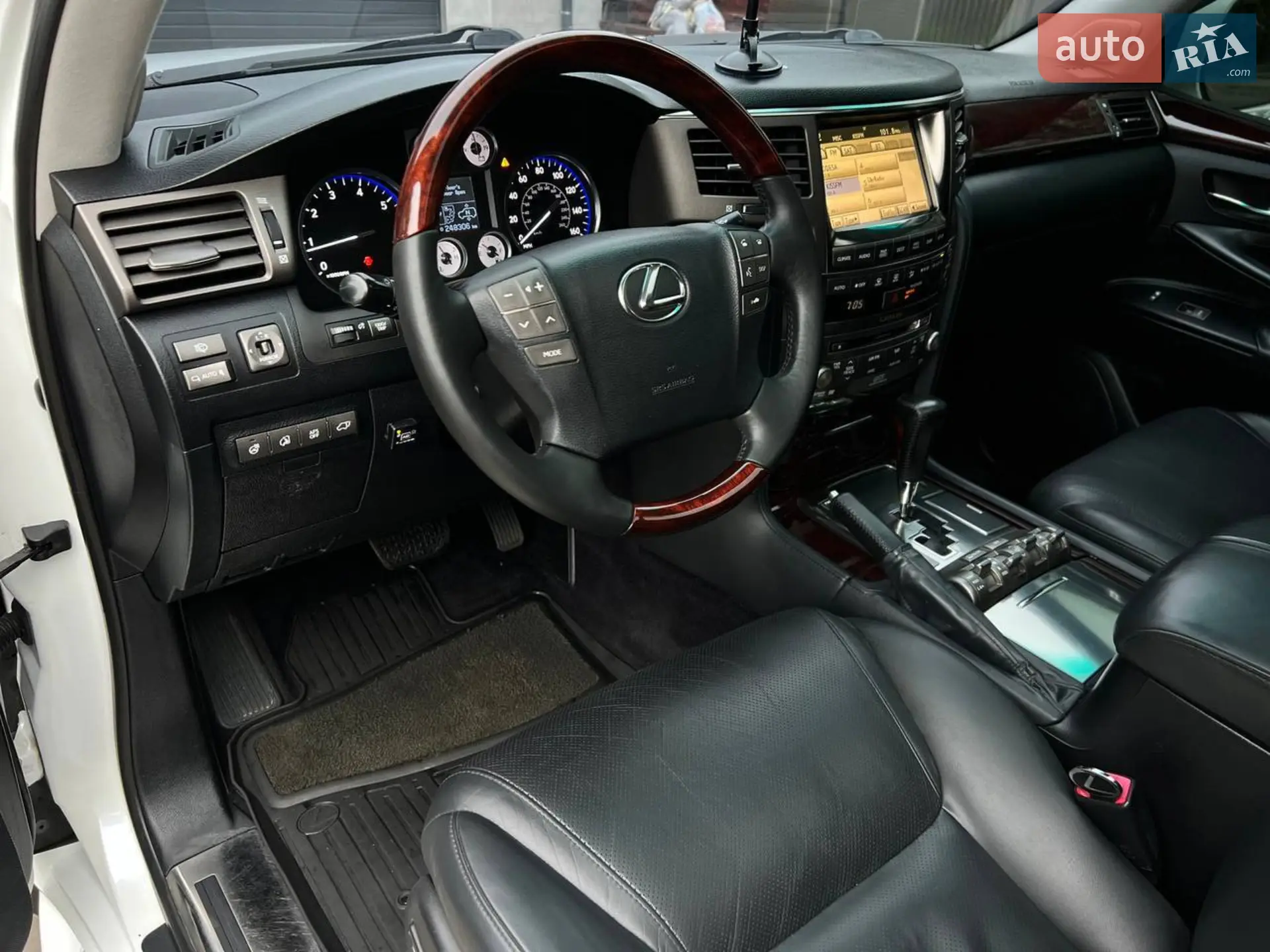 2011 Lexus LX - мініатюра 14