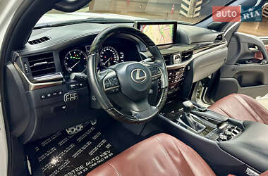 Внедорожник / Кроссовер Lexus LX 2019 в 