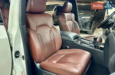 Внедорожник / Кроссовер Lexus LX 2019 в 