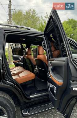 Внедорожник / Кроссовер Lexus LX 2013 в 
