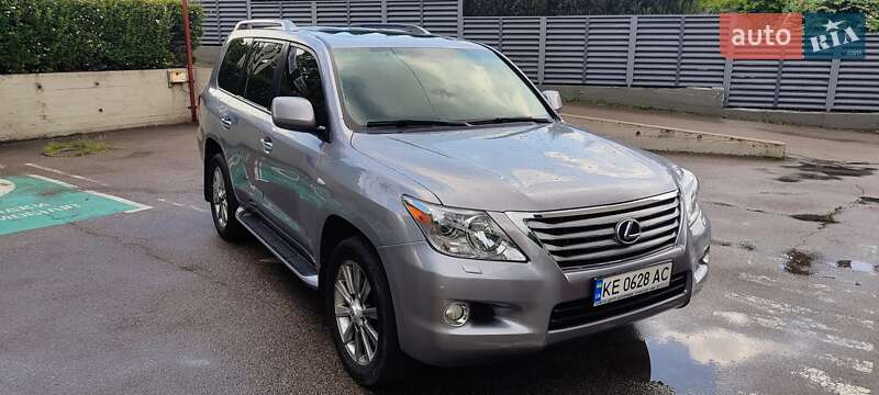 Внедорожник / Кроссовер Lexus LX 2008 в 