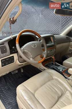Внедорожник / Кроссовер Lexus LX 2006 в 