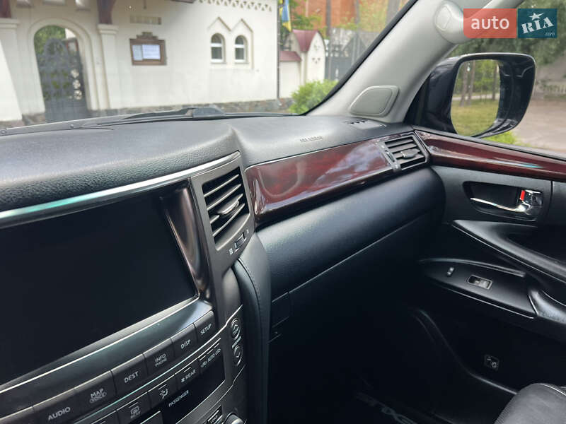 Позашляховик / Кросовер Lexus LX 2011 в Києві