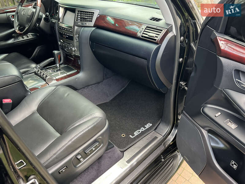 Позашляховик / Кросовер Lexus LX 2011 в Києві