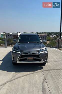 Позашляховик / Кросовер Lexus LX 2016 в 