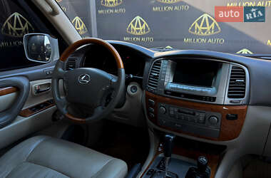 Позашляховик / Кросовер Lexus LX 2005 в 