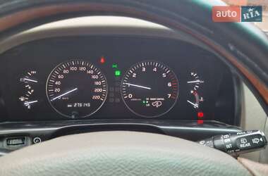 Позашляховик / Кросовер Lexus LX 2006 в 