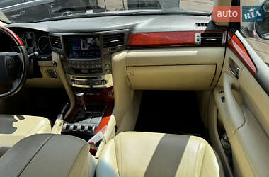 Внедорожник / Кроссовер Lexus LX 2008 в 