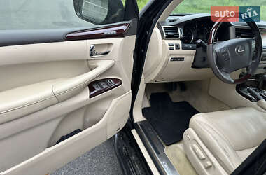 Позашляховик / Кросовер Lexus LX 2012 в 
