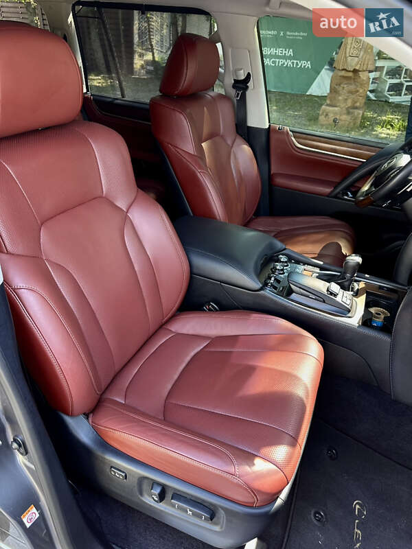 Внедорожник / Кроссовер Lexus LX 2017 в Днепре