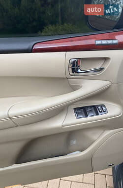 Внедорожник / Кроссовер Lexus LX 2008 в 