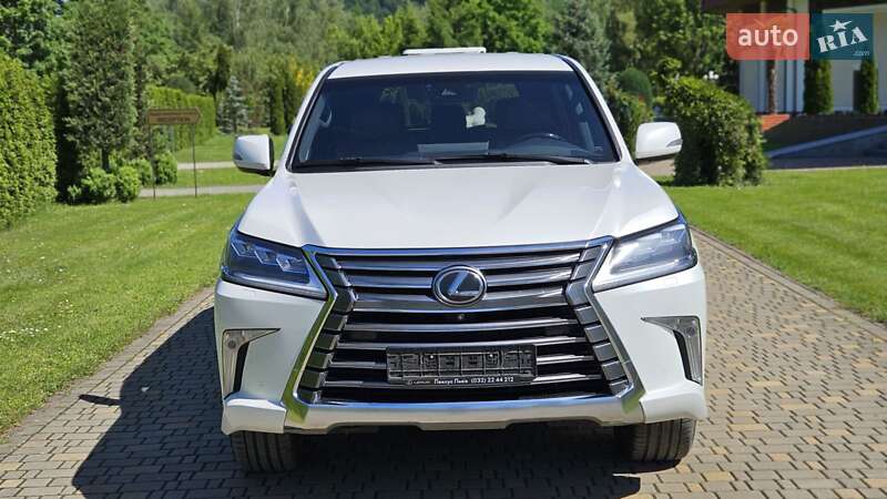 Внедорожник / Кроссовер Lexus LX 2019 в Сваляве