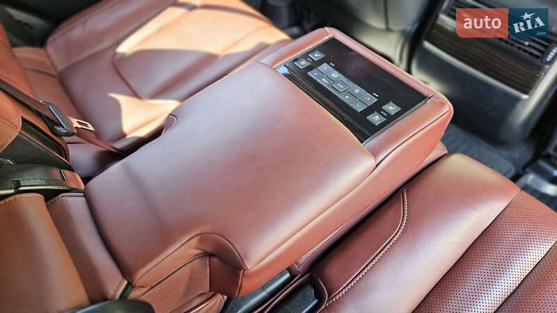 Внедорожник / Кроссовер Lexus LX 2019 в Сваляве