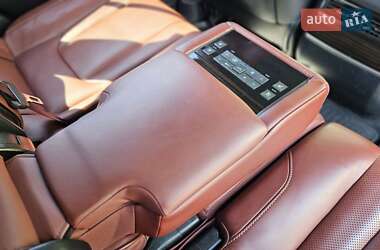 Внедорожник / Кроссовер Lexus LX 2019 в 