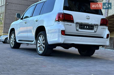 Позашляховик / Кросовер Lexus LX 2010 в 