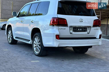 Позашляховик / Кросовер Lexus LX 2010 в 