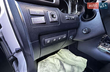 Позашляховик / Кросовер Lexus LX 2010 в 