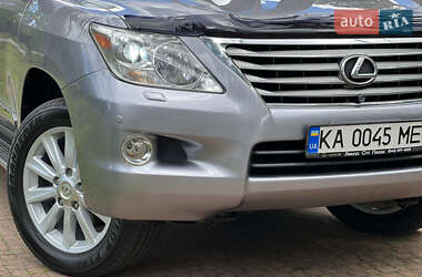 Внедорожник / Кроссовер Lexus LX 2008 в 