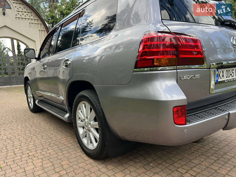 Позашляховик / Кросовер Lexus LX 2008 в Києві