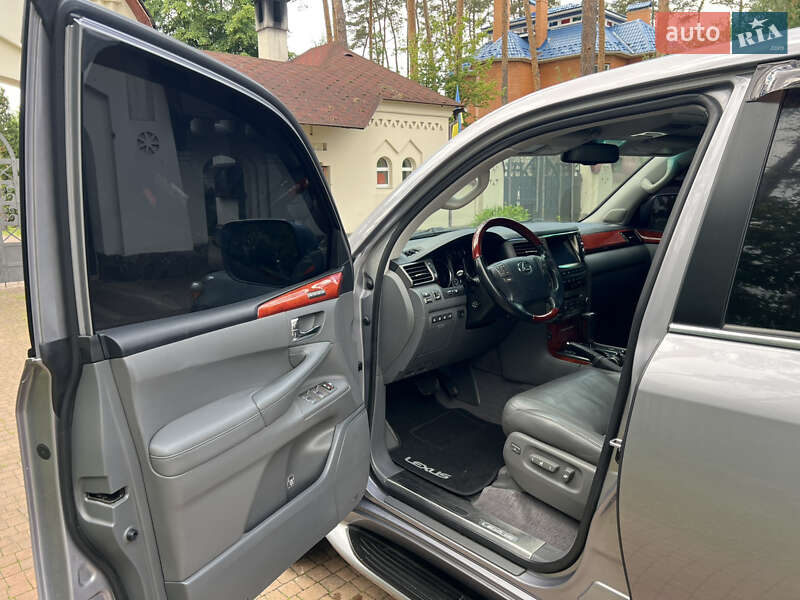Позашляховик / Кросовер Lexus LX 2008 в Києві