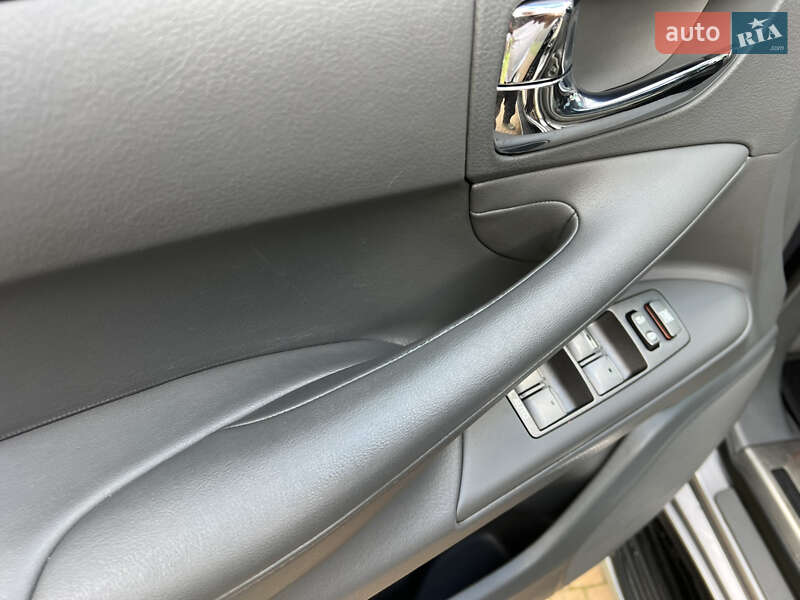 Позашляховик / Кросовер Lexus LX 2008 в Києві