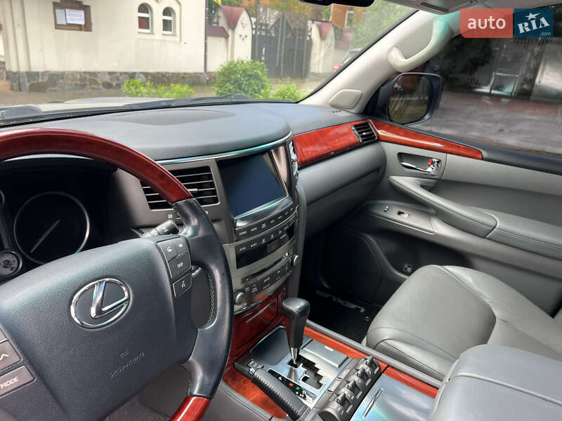 Позашляховик / Кросовер Lexus LX 2008 в Києві