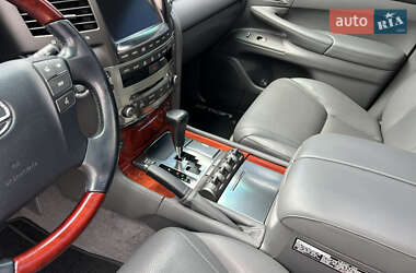 Внедорожник / Кроссовер Lexus LX 2008 в 