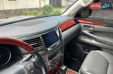 Внедорожник / Кроссовер Lexus LX 2008 в 