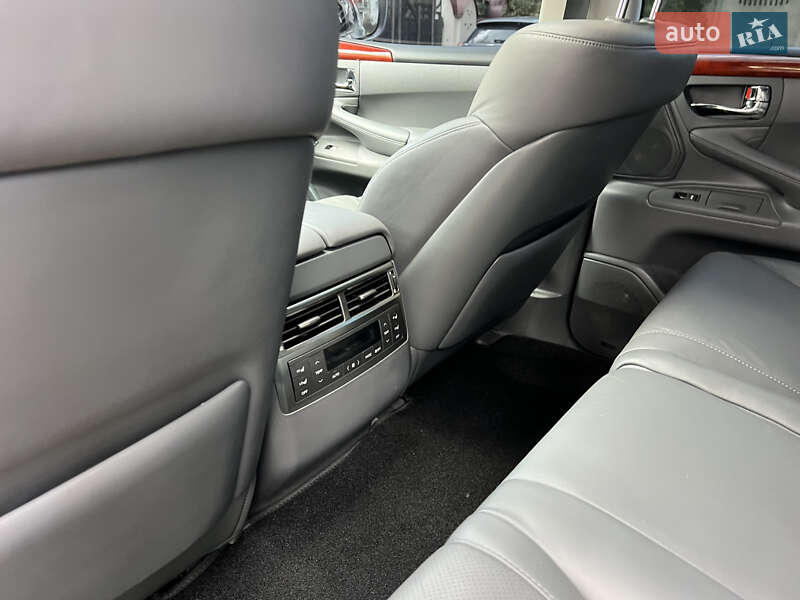 Позашляховик / Кросовер Lexus LX 2008 в Києві