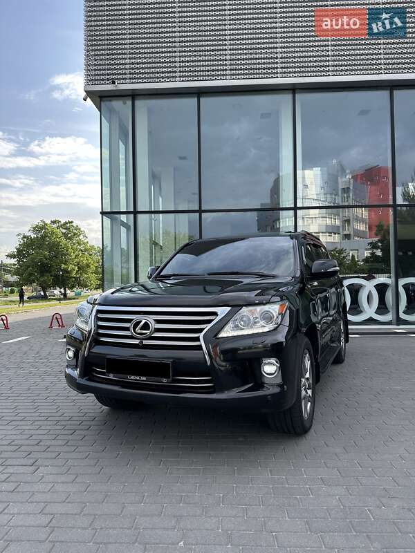 Позашляховик / Кросовер Lexus LX 2014 в Києві