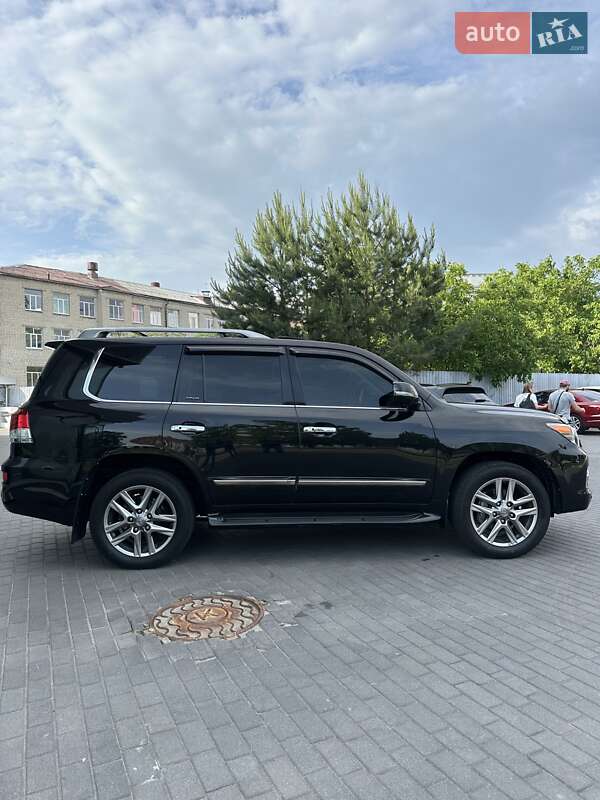 Позашляховик / Кросовер Lexus LX 2014 в Києві