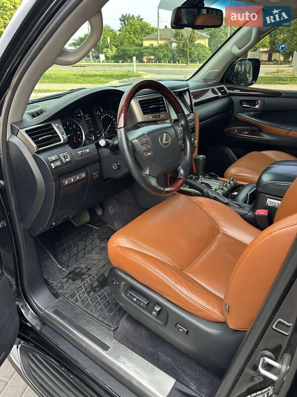 Позашляховик / Кросовер Lexus LX 2014 в Києві