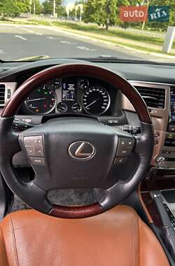 Позашляховик / Кросовер Lexus LX 2014 в 