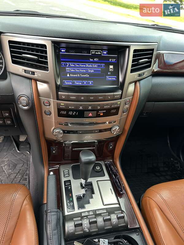 Позашляховик / Кросовер Lexus LX 2014 в Києві