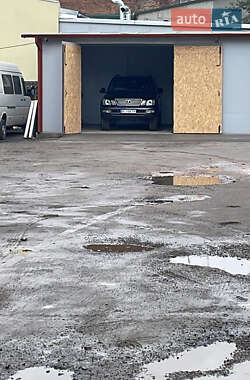 Внедорожник / Кроссовер Lexus LX 2004 в 
