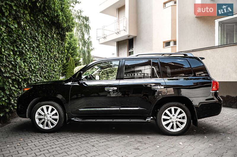 Внедорожник / Кроссовер Lexus LX 2010 в Одессе