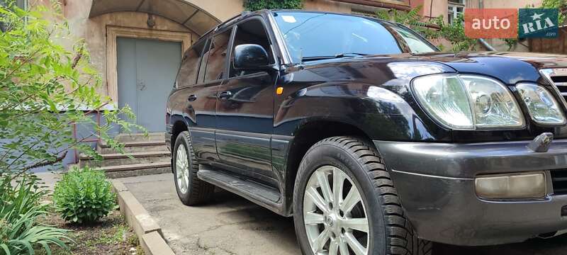 Внедорожник / Кроссовер Lexus LX 2006 в 