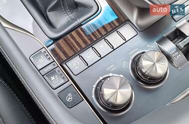 Внедорожник / Кроссовер Lexus LX 2021 в 