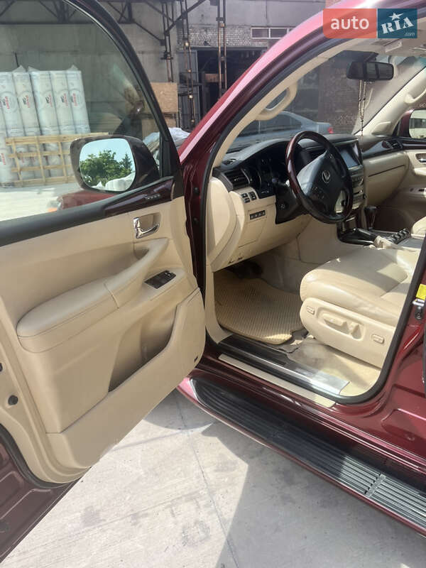 Позашляховик / Кросовер Lexus LX 2011 в Львові