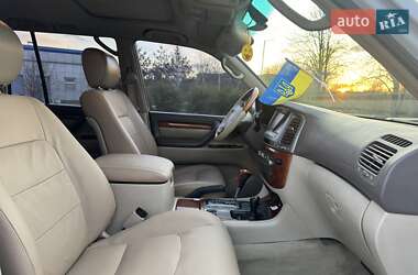 Внедорожник / Кроссовер Lexus LX 2003 в 