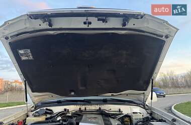 Внедорожник / Кроссовер Lexus LX 2003 в 