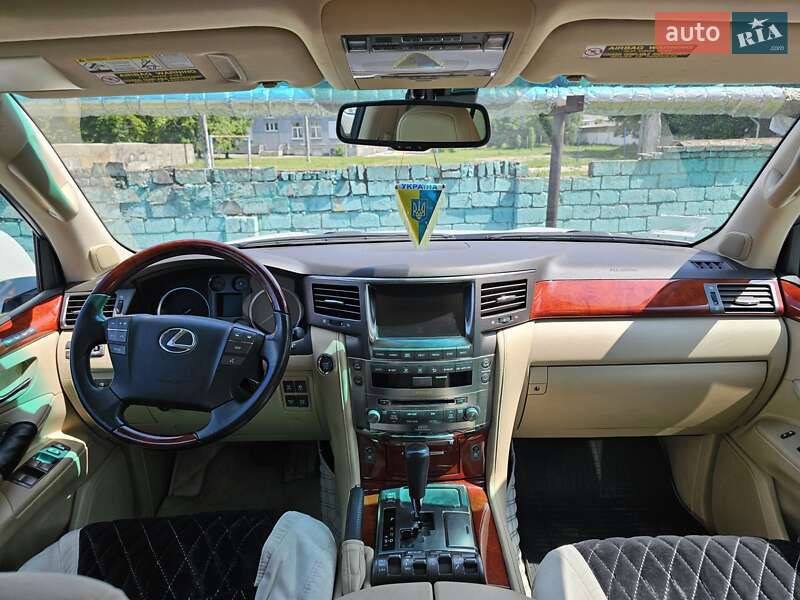 Внедорожник / Кроссовер Lexus LX 2008 в Днепре